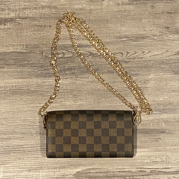 Authentic Louis Vuitton Damier Ebene crossbody - Picture 2 of 11